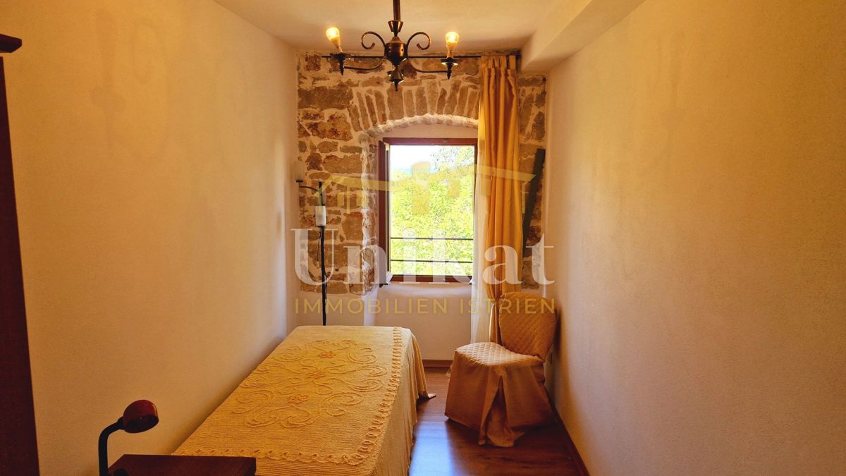 Casa in pietra ristrutturata con vista mare, Poreč